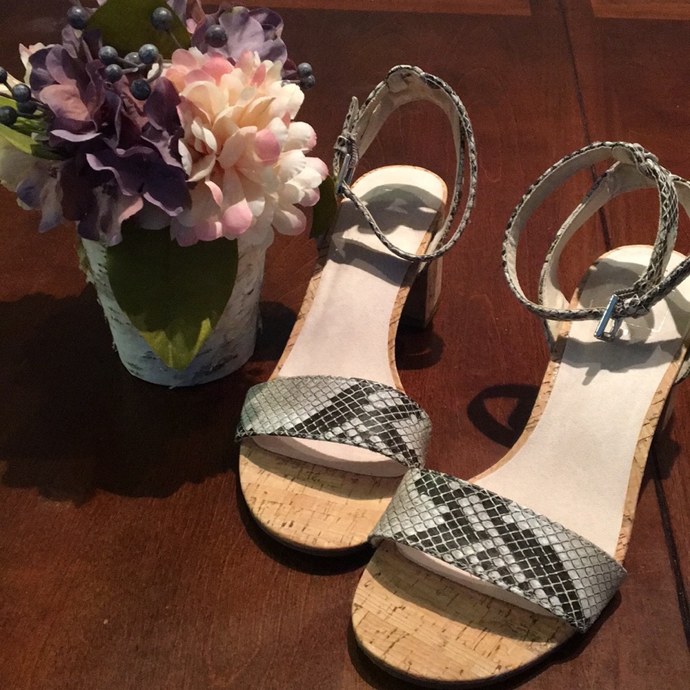 Gap block heels